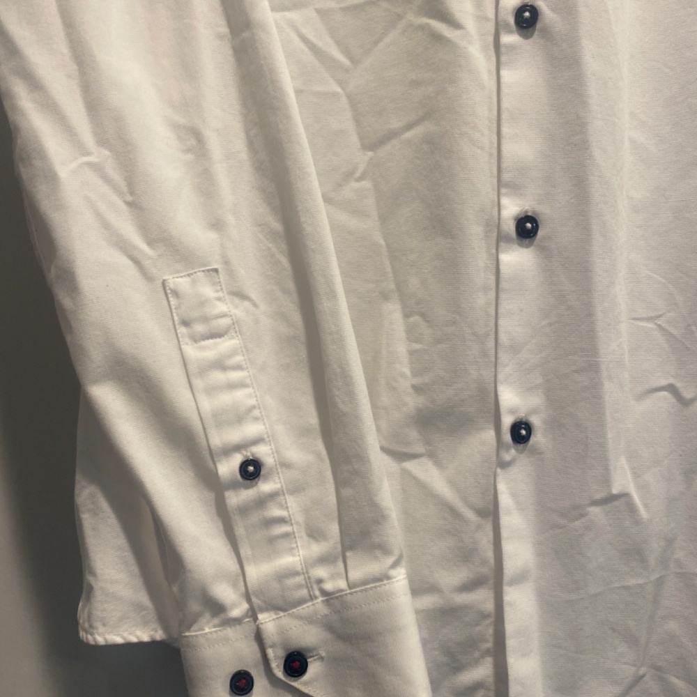 Mens button up - Picture 3 of 3